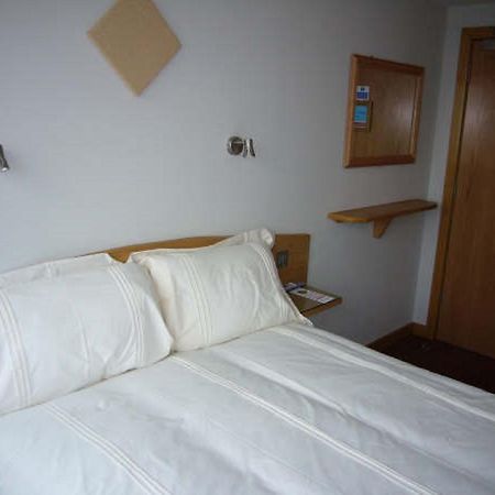 Rosemount Hotel Heathrow Хаунслоу Екстериор снимка