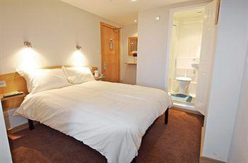 Rosemount Hotel Heathrow Хаунслоу Екстериор снимка