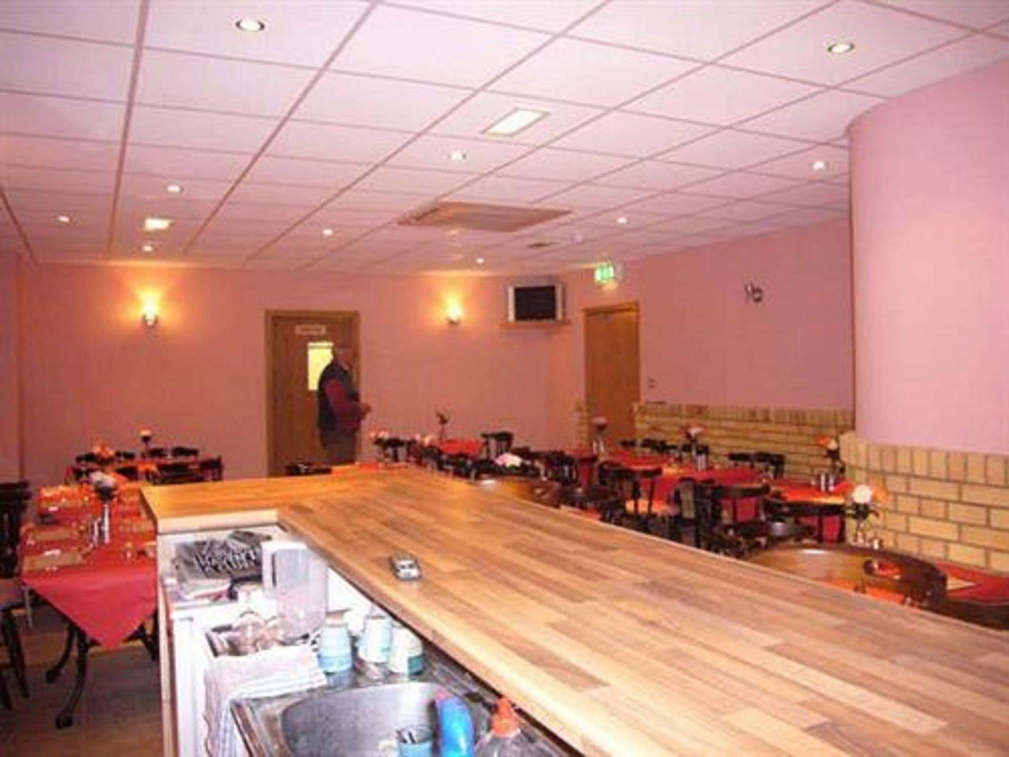 Rosemount Hotel Heathrow Хаунслоу Екстериор снимка