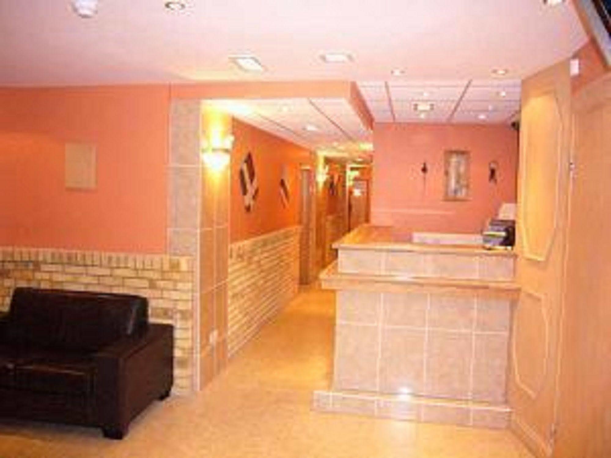 Rosemount Hotel Heathrow Хаунслоу Интериор снимка